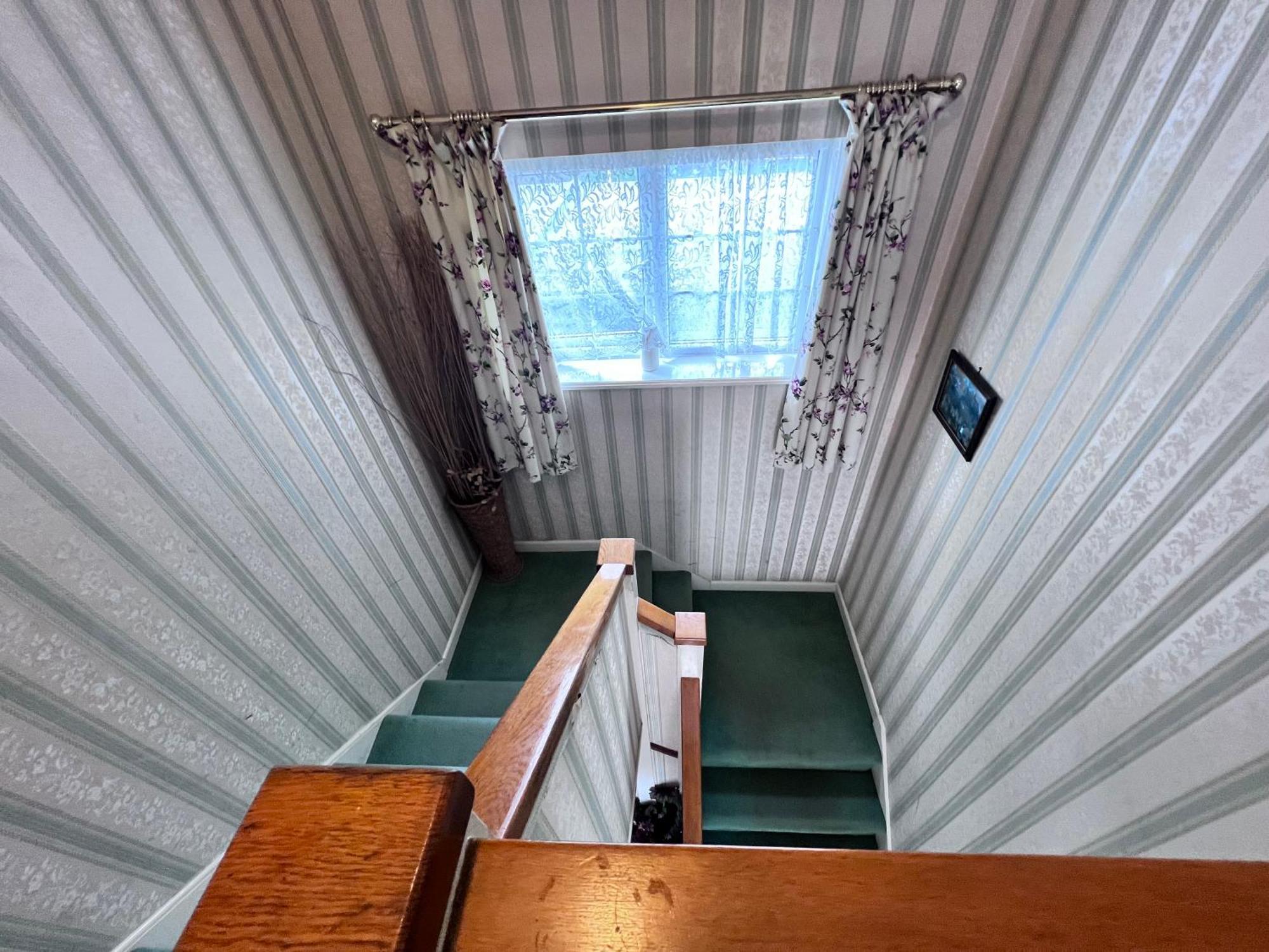All Seasons Gatwick Guest House & Parking ฮอร์เลย์ ภายนอก รูปภาพ